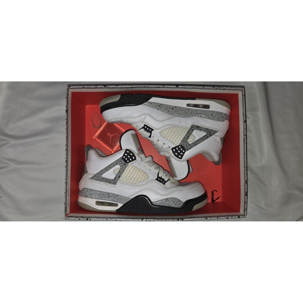 Air Jordan 4 Retro OG White Cement 2015  Size 8 Pre Owned 840606-192 In Box Tag